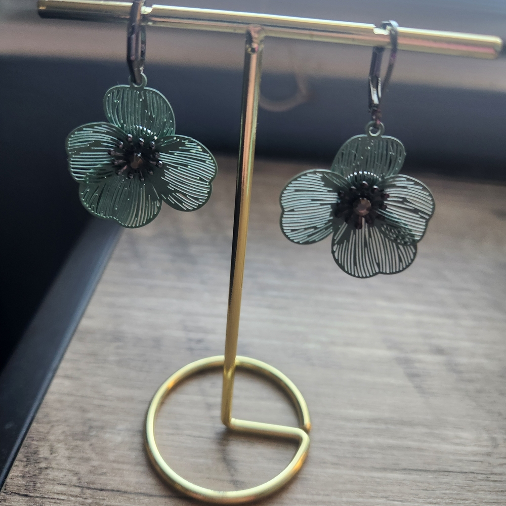 Elegant Floral Earrings
